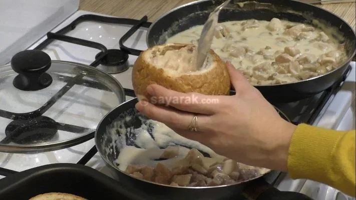 طرز تهیه ژولین زبان گوساله در نان همبرگر