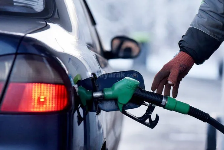 برای صرفه جویی در مصرف بنزین در زمان توقف طولانی خودرو را خاموش کنید