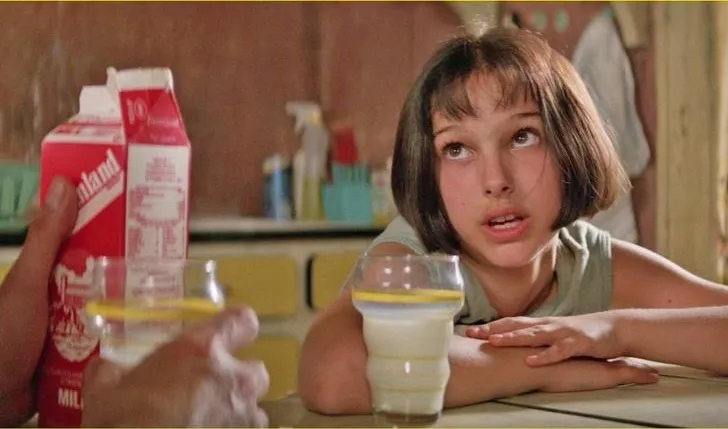 نوشیدن شیر در فیلم ها به چه معنی است