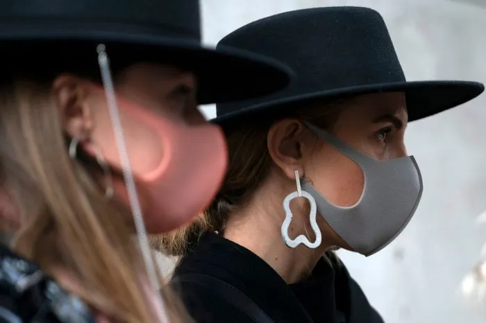 ماسک کروناویروس در هفته مد لندن