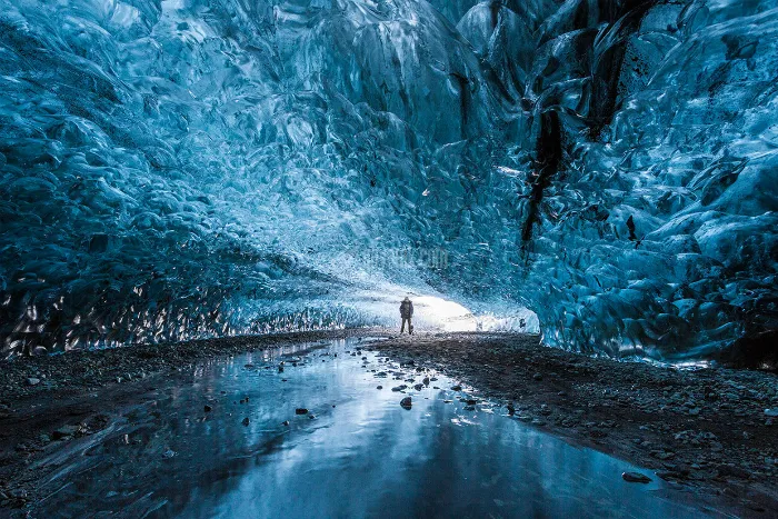 غار یخی ایسلند
